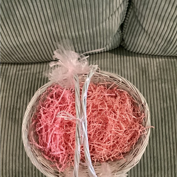 Lrg White Easter Basket w/Pink & White Decor - Picture 5 of 7